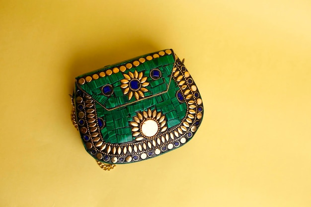 Disposition de sac à main antique avec place pour le texte Bannière de maquette de fond de bijoux Accessoires de mode
