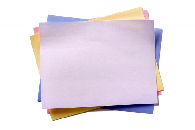 Diverses couleurs collant post note isolé fond blanc