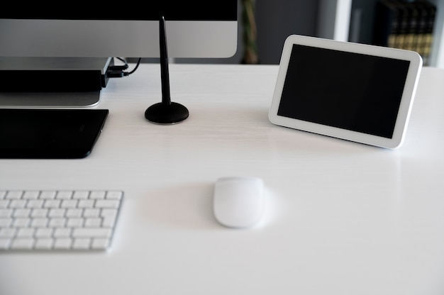 Domotique avec des objets sur le bureau