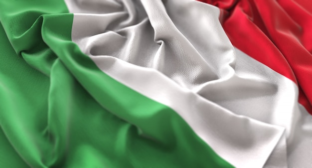 Photo gratuite drapeau de l'italie ruffled beautifully waving macro plan rapproché