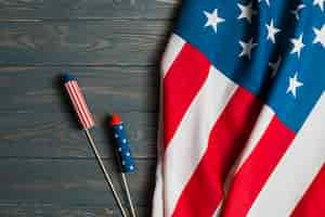 Photo gratuite drapeau usa avec craquelins sur table