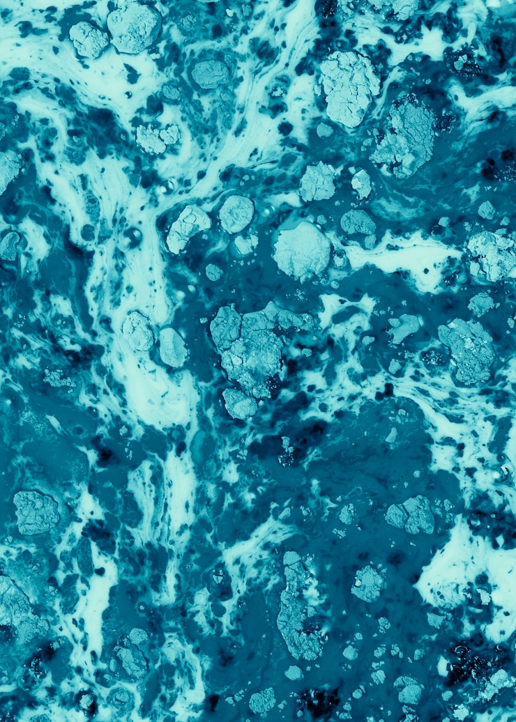 Photo gratuit eau colorée bleu clair avec de la poudre