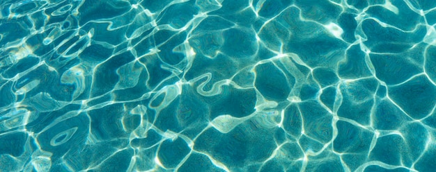 Une eau cristalline à la plage