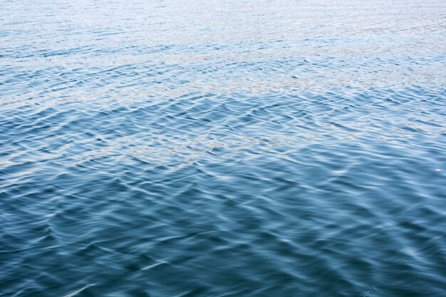 l&#39;eau de mer calme