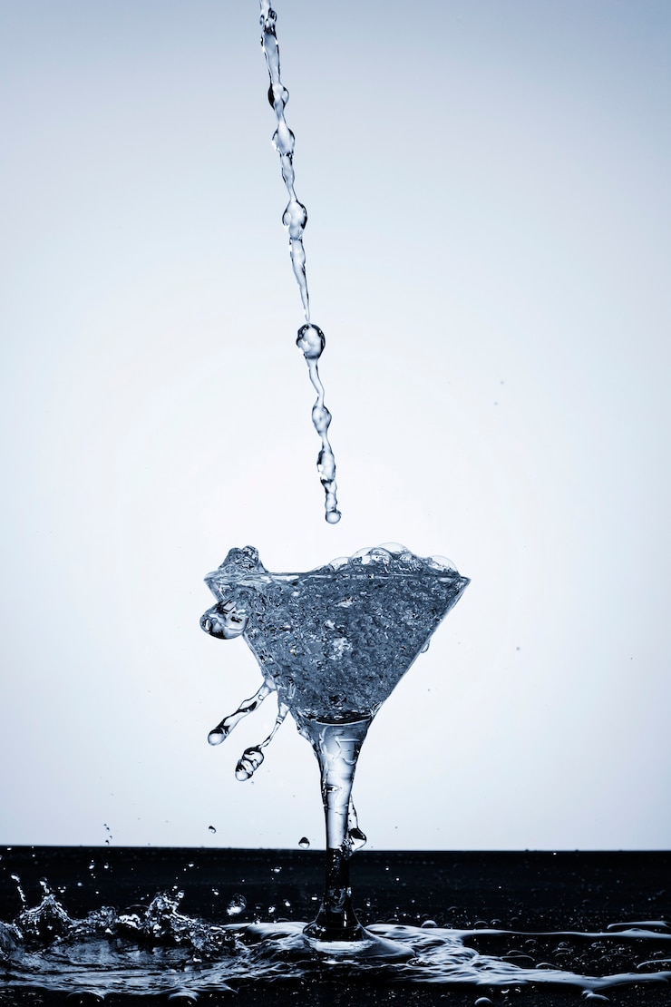 Photo gratuit éclaboussure d'eau réaliste en verre