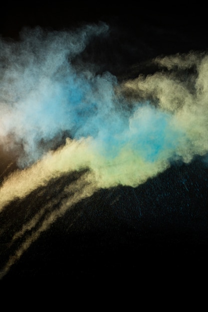 Photo gratuite Éclaboussures de poudre de couleur