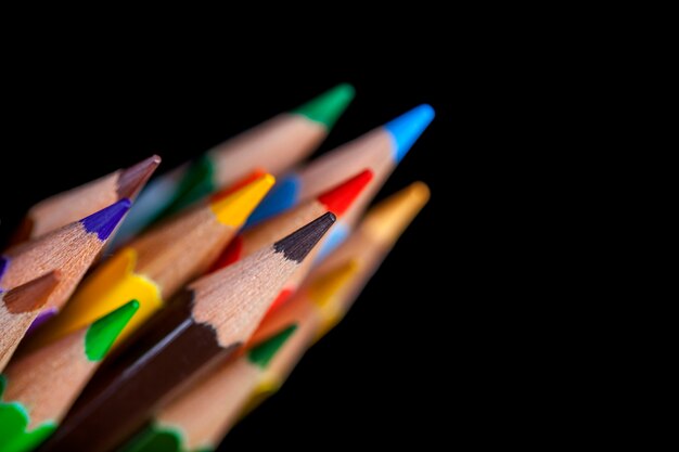 école de la créativité écriture colorée enfants