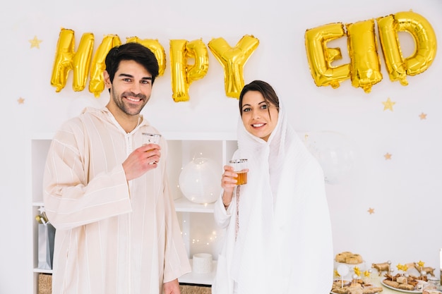 Eid al-fitr concept avec couple