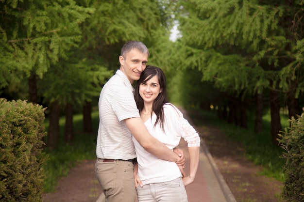 Embrasse couple portrait