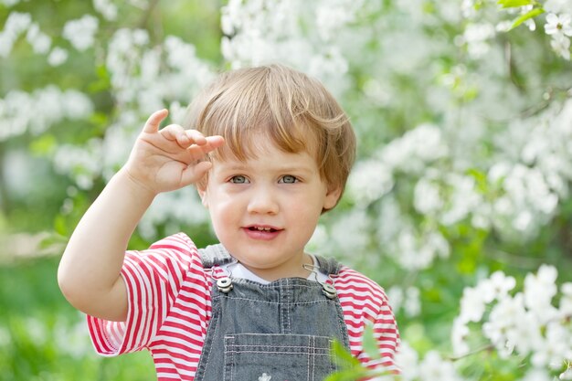 Enfant au printemps