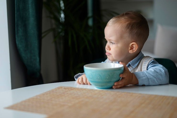 Photo gratuit enfant dans ses premières années de vie