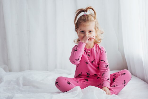 Enfant en pyjama