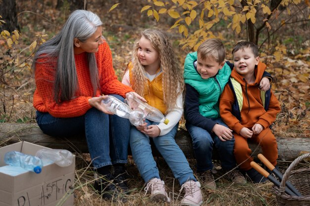 Les enfants apprennent sur l'environnement