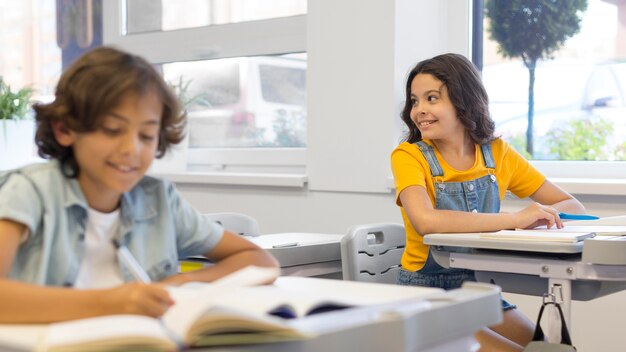 Enfants en classe