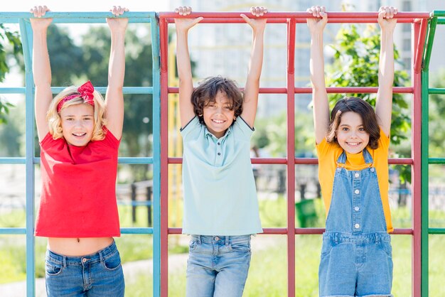 Enfants, dans parc, jouer