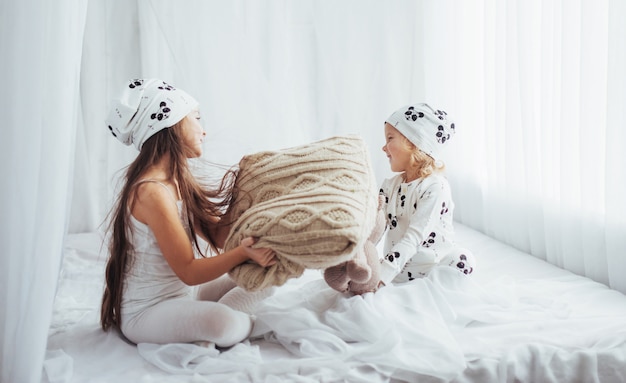 Enfants en pyjama