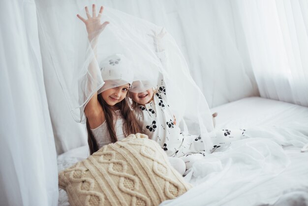 Enfants en pyjama