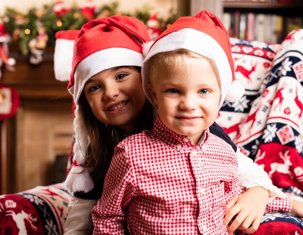 Les enfants s&#39;amusent sur noël