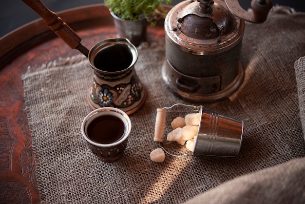 Ensemble de cafetière vintage à angle élevé