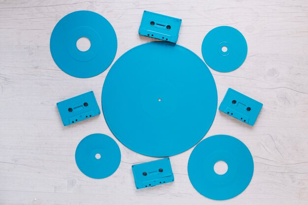 Ensemble de disques et de cassettes