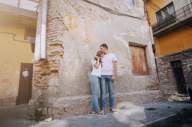 Ensemble rue porte couple romantique