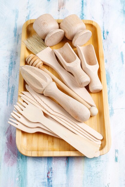 Ensemble d'ustensiles de cuisine en bois, vue de dessus