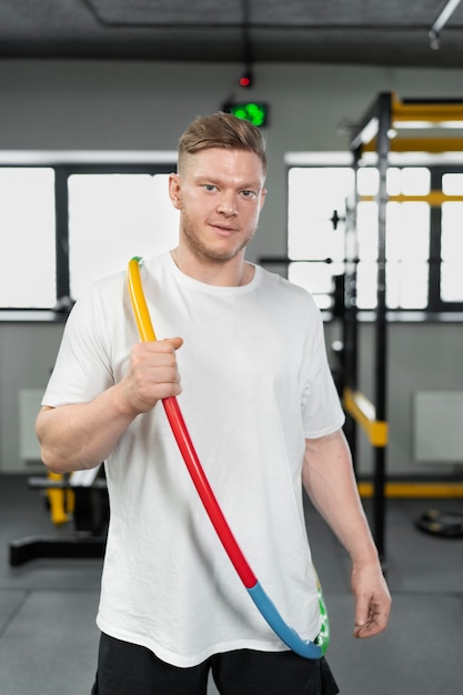 Entraînement sportif avec cerceau