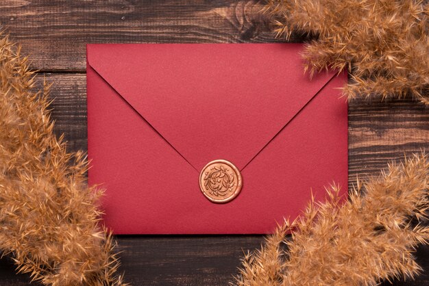 Enveloppe d'invitation de mariage vue de dessus
