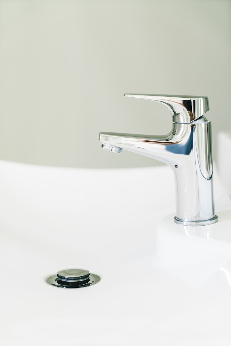 Photo gratuit équipement de plomberie salle de bains du robinet gros plan