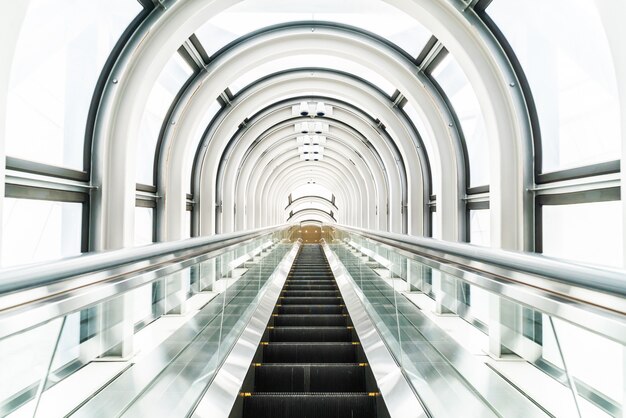 Escalator au bâtiment de l&#39;observatoire du jardin flottant