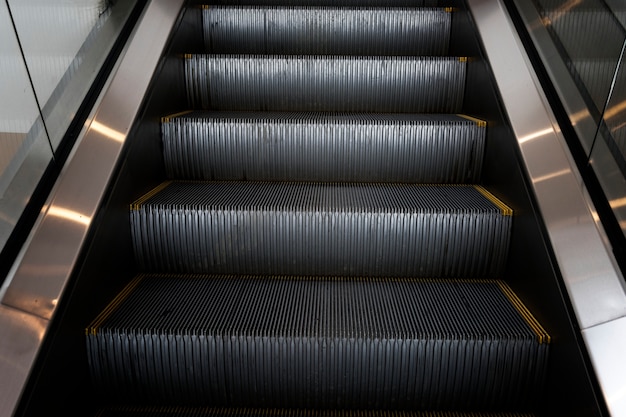 Photo gratuite escalator escaliers en