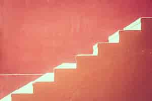 Photo gratuite escalier en béton rouge