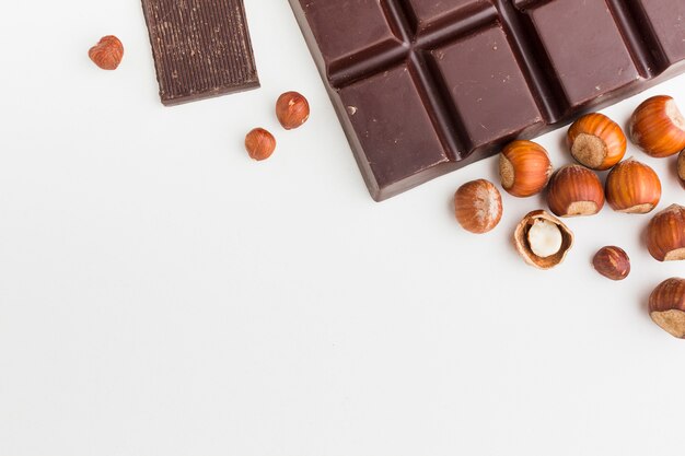 Photo gratuite espace copie chocolat avec marrons