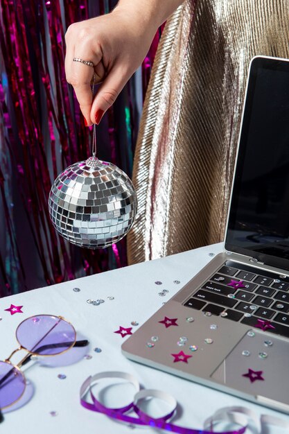 Espace de fête prêt pour la célébration en ligne