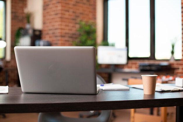 L'espace de travail est prêt pour les tâches commerciales