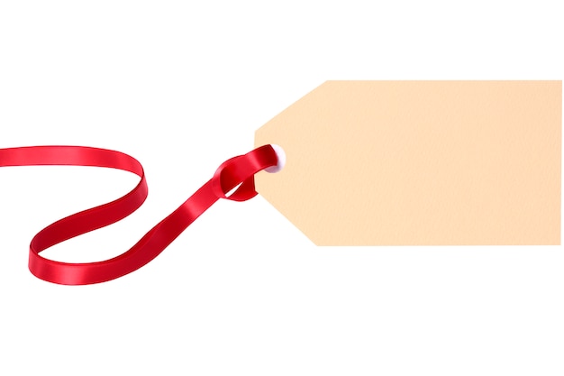 étiquette de cadeau ordinaire avec un ruban rouge