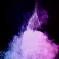 Photo gratuite explosion abstraite de poudre violette