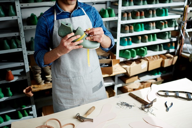 Faire des chaussures