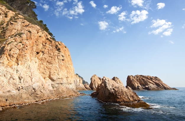 Photo gratuite falaises sur la côte de la costa brava