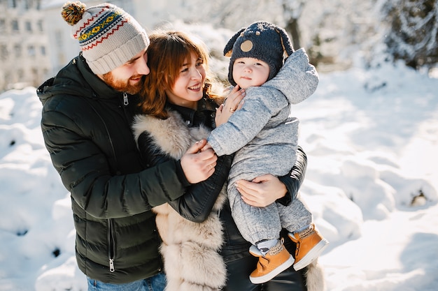 Famille dans un parc