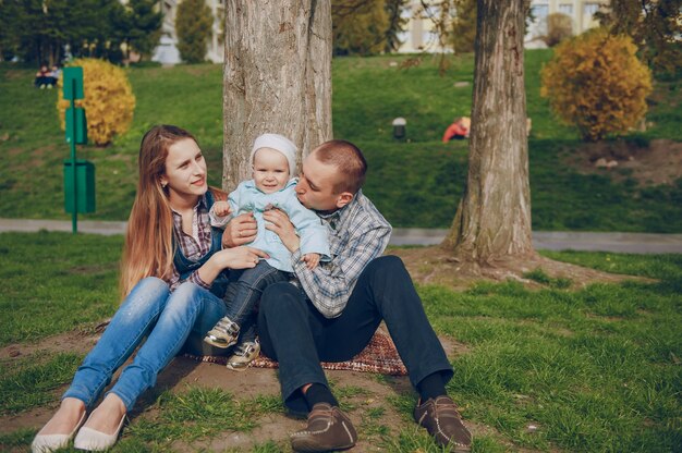 famille dans le parc