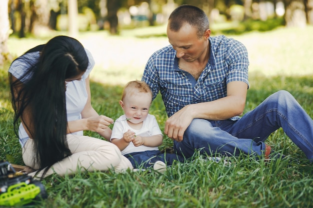 famille dans un parc