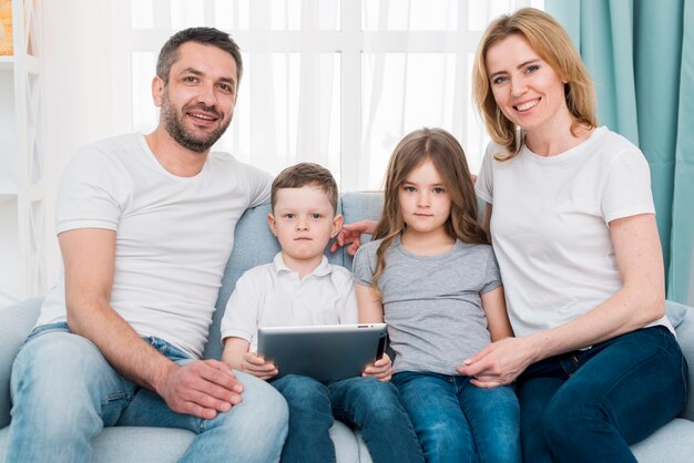 Famille à la maison