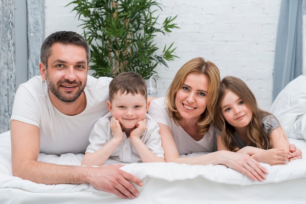 Famille à la maison