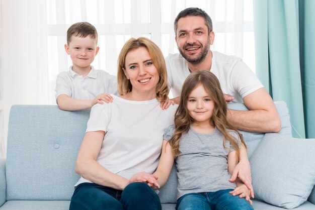 Famille à la maison