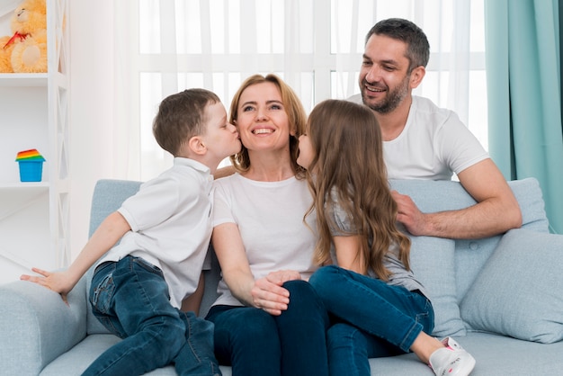 Famille à la maison