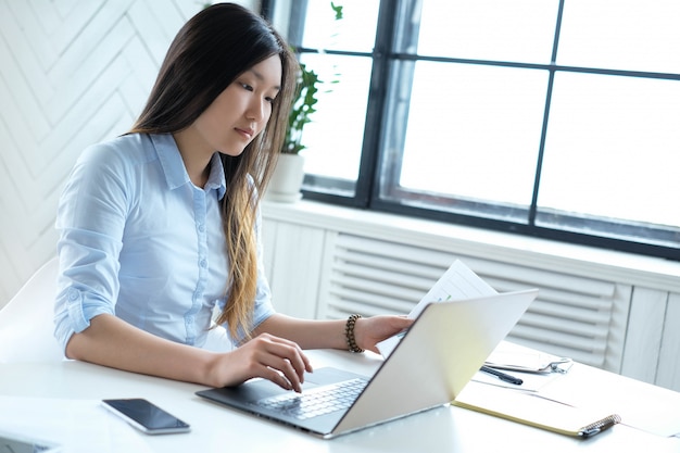 Femme affaires, travail