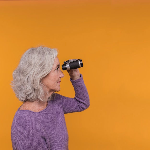 Photo gratuite femme âgée