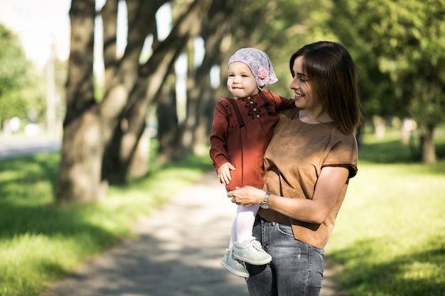 Femme athlétique saine et physique