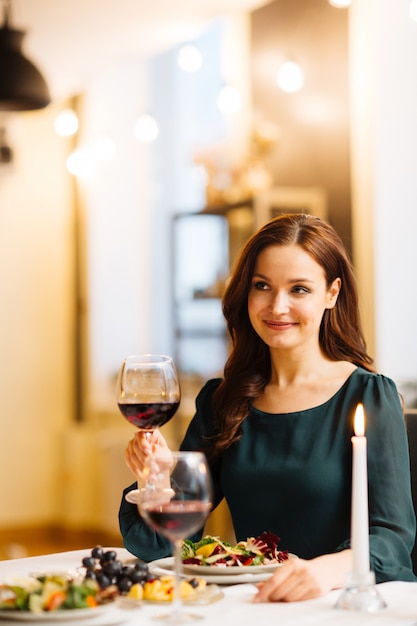 Femme au restaurant